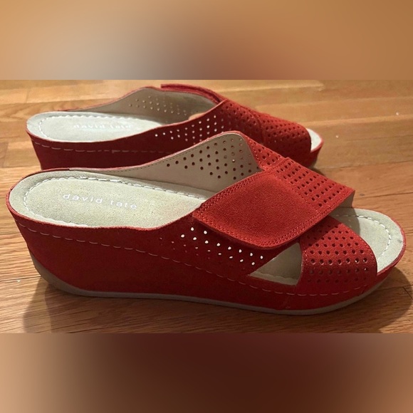 David Tate Red Sandals Microsuede Footbed Size 8 NEW - Picture 3 of 8